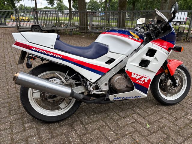honda - vfr-750-f