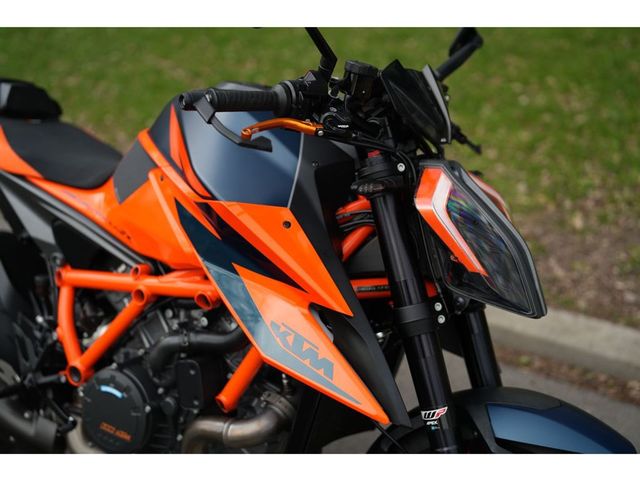 ktm - 1290-super-duke-r