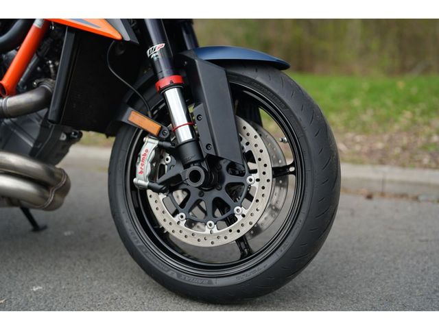 ktm - 1290-super-duke-r