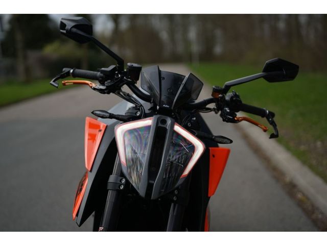 ktm - 1290-super-duke-r