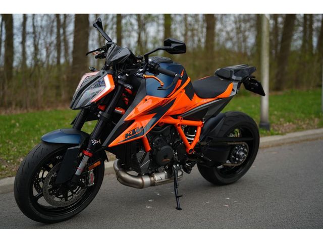 ktm - 1290-super-duke-r
