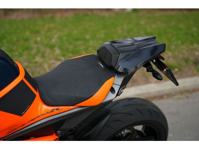 ktm - 1290-super-duke-r