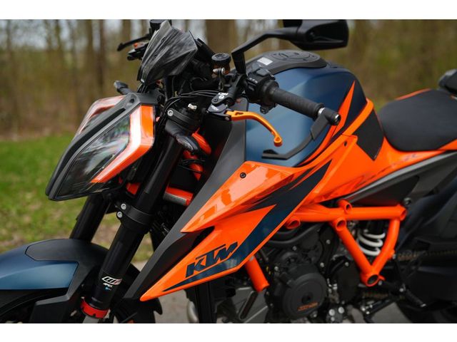 ktm - 1290-super-duke-r