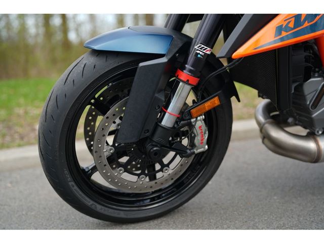 ktm - 1290-super-duke-r