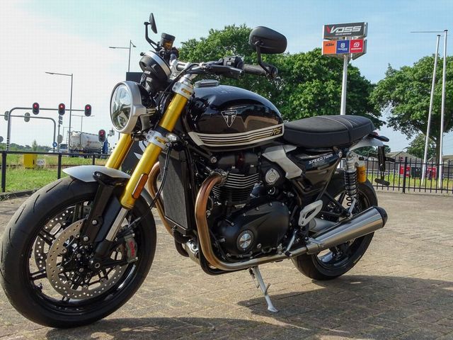 triumph - speed-twin-1200-rs