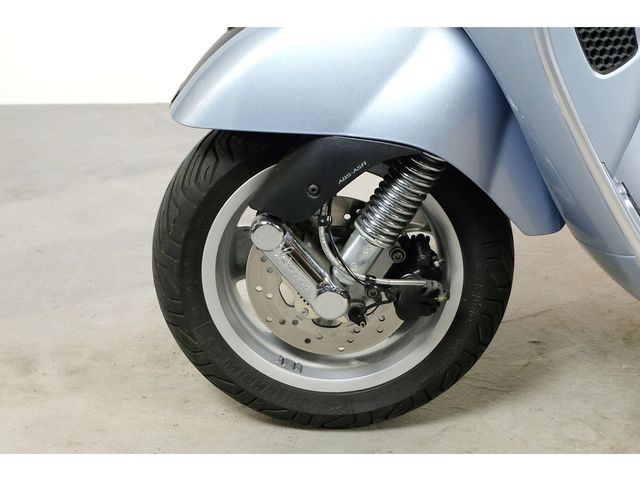 vespa - gts-300