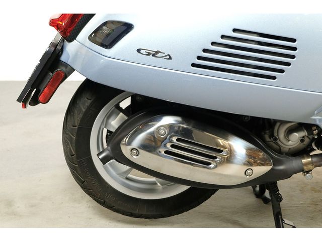 vespa - gts-300