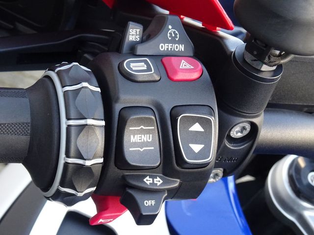 bmw - r-1300-gs-adventure-trophy