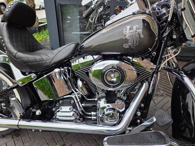 harley-davidson - softail-deluxe-flstn