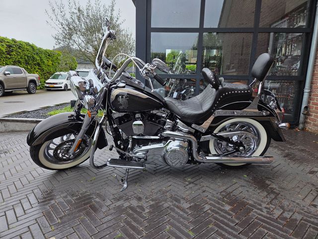 harley-davidson - softail-deluxe-flstn