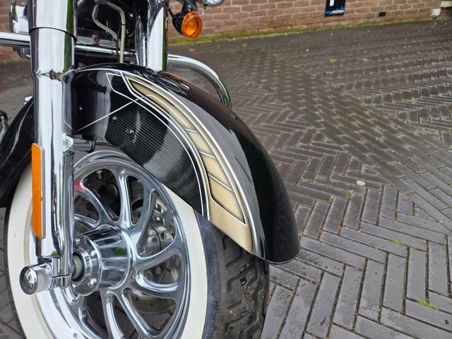 harley-davidson - softail-deluxe-flstn