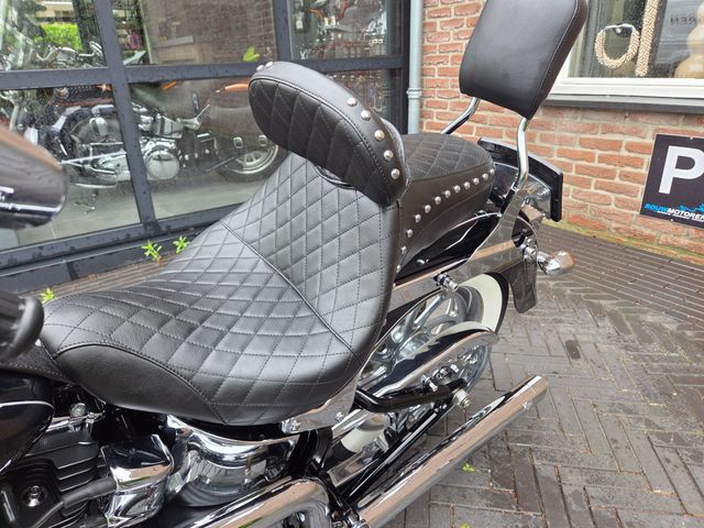harley-davidson - softail-deluxe-flstn