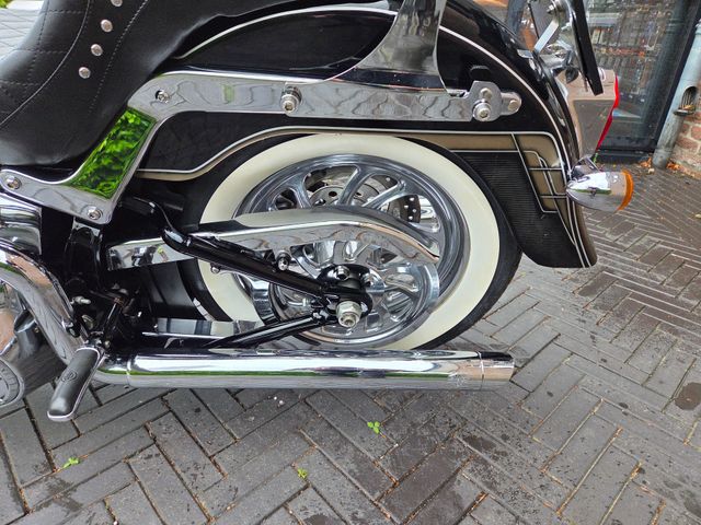 harley-davidson - softail-deluxe-flstn