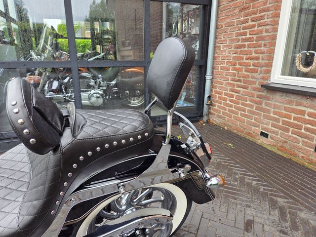 harley-davidson - softail-deluxe-flstn