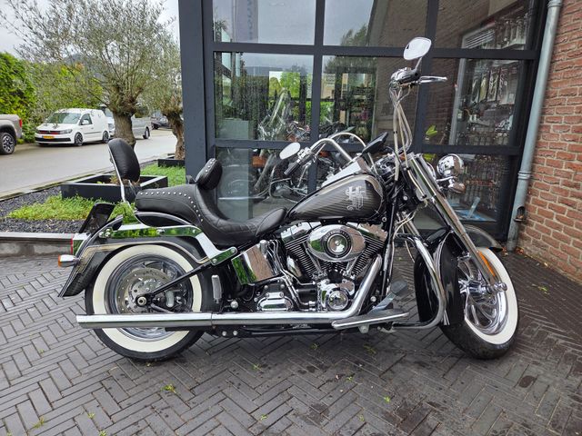 harley-davidson - softail-deluxe-flstn