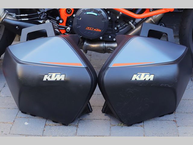 ktm - 1290-super-duke-gt