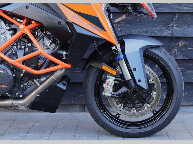 ktm - 1290-super-duke-gt