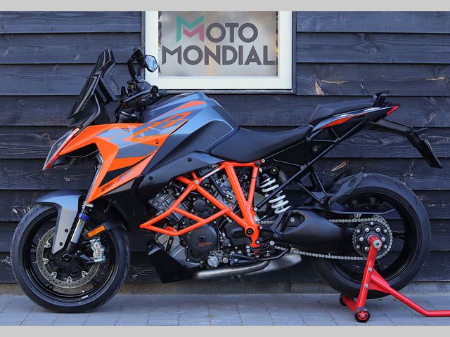 ktm - 1290-super-duke-gt