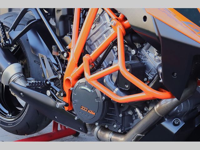 ktm - 1290-super-duke-gt