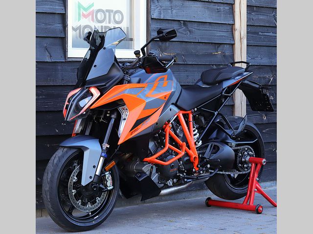 ktm - 1290-super-duke-gt