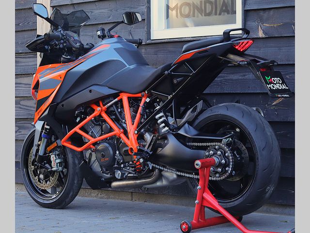 ktm - 1290-super-duke-gt
