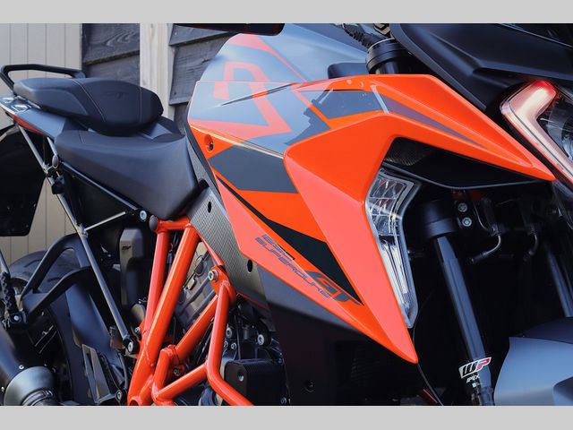 ktm - 1290-super-duke-gt