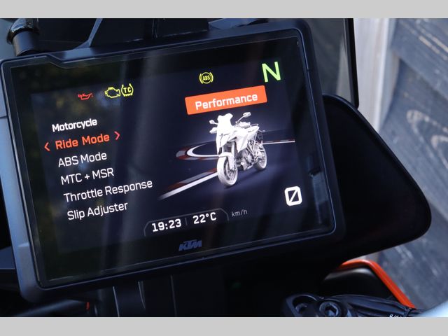 ktm - 1290-super-duke-gt