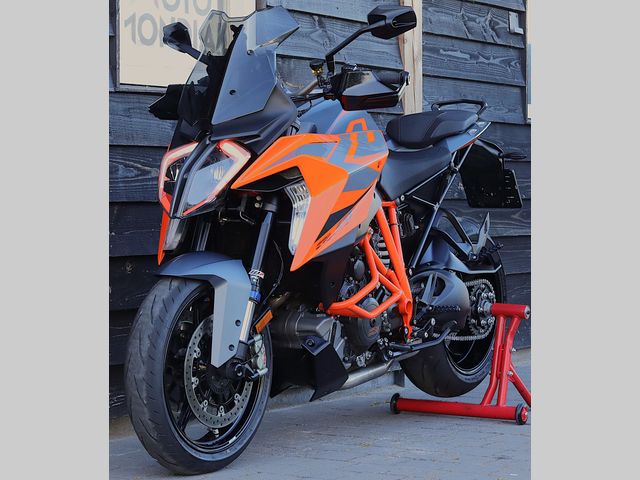 ktm - 1290-super-duke-gt