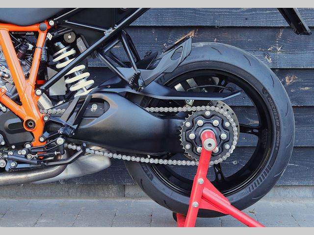 ktm - 1290-super-duke-gt
