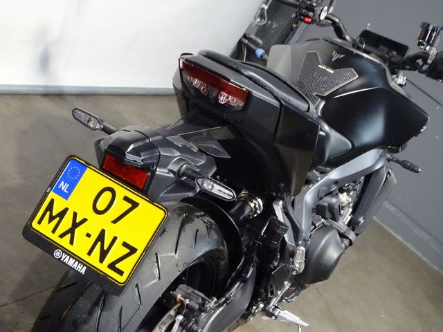 yamaha - mt-09-y-amt