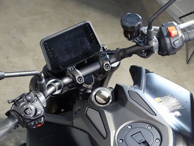 yamaha - mt-09-y-amt