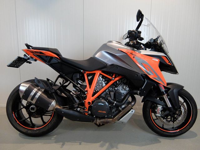 ktm - 1290-super-duke-gt