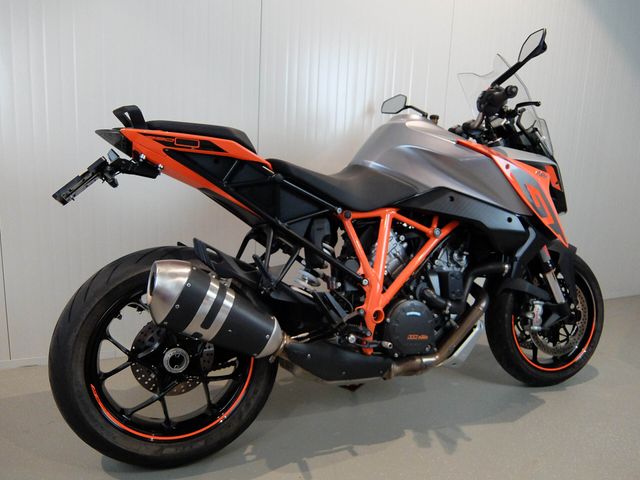 ktm - 1290-super-duke-gt