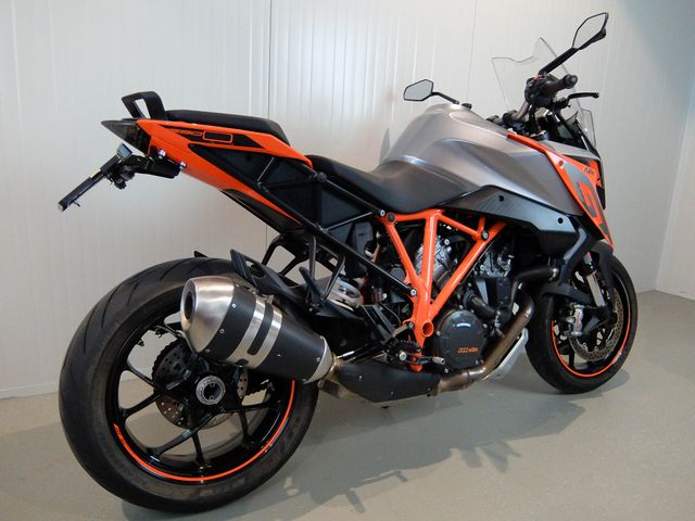 ktm - 1290-super-duke-gt