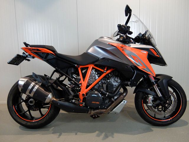 ktm - 1290-super-duke-gt