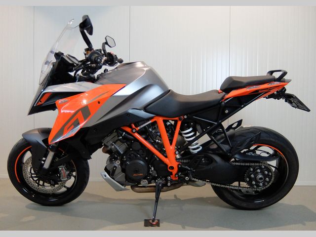 ktm - 1290-super-duke-gt