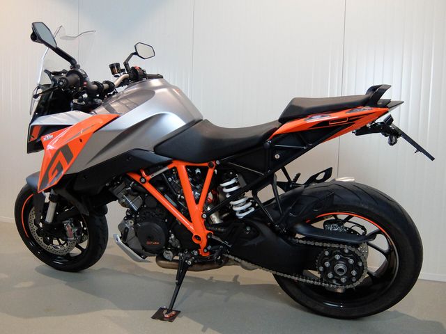 ktm - 1290-super-duke-gt