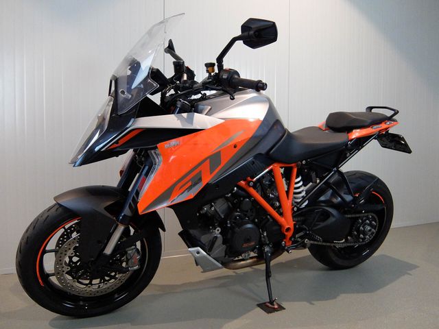 ktm - 1290-super-duke-gt