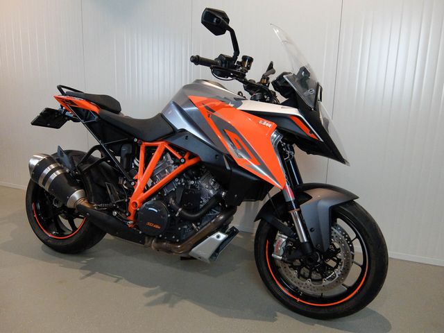 ktm - 1290-super-duke-gt