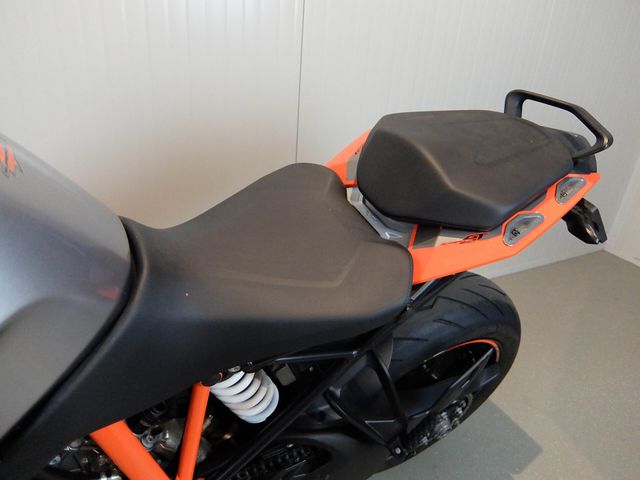 ktm - 1290-super-duke-gt