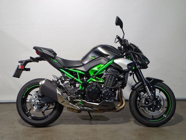 kawasaki - z900