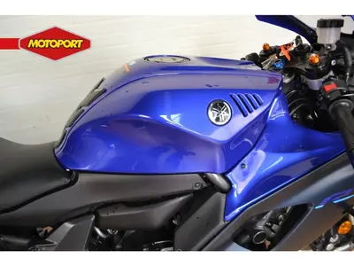 YAMAHA YZF R7 – foto 4