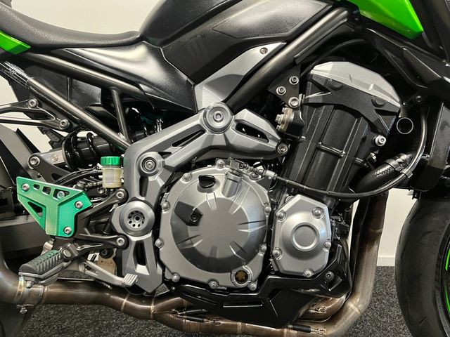 kawasaki - z900