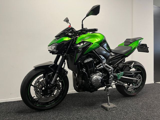 kawasaki - z900