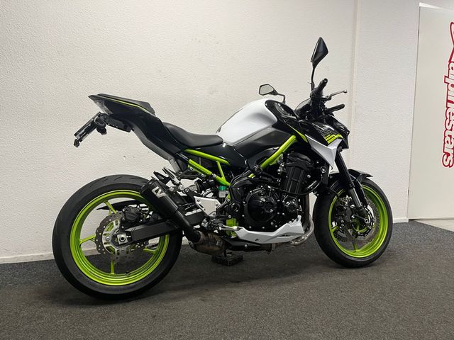 kawasaki - z900