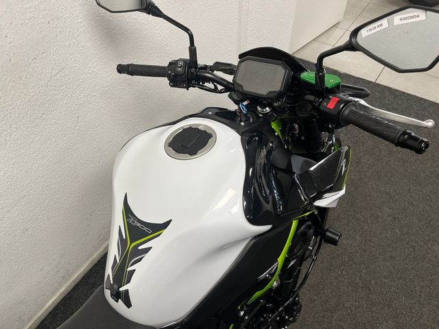 kawasaki - z900