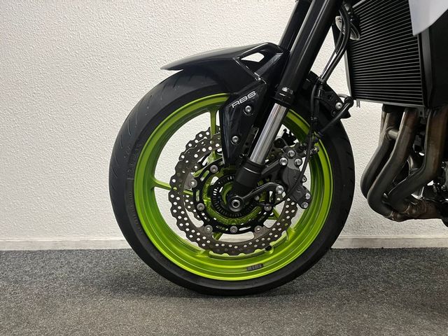 kawasaki - z900