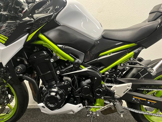 kawasaki - z900