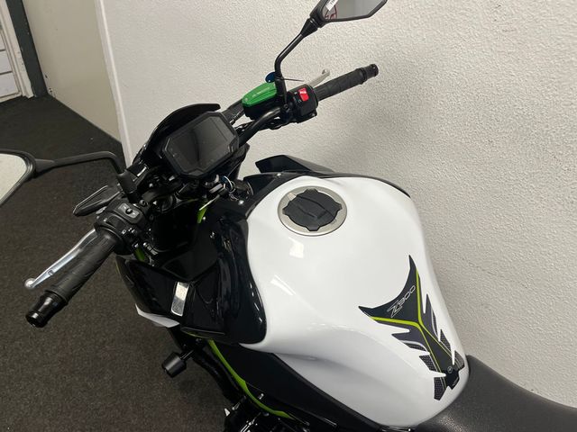 kawasaki - z900