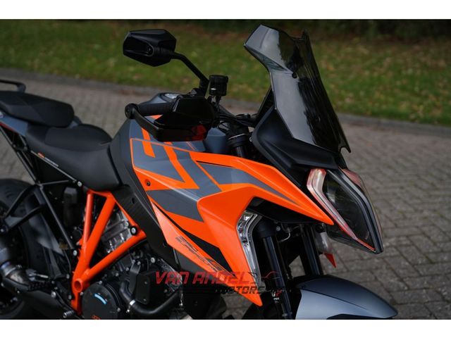 ktm - 1290-super-duke-gt